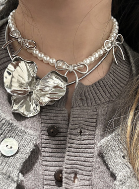 Galleryins风金属蝴蝶结串珠项链