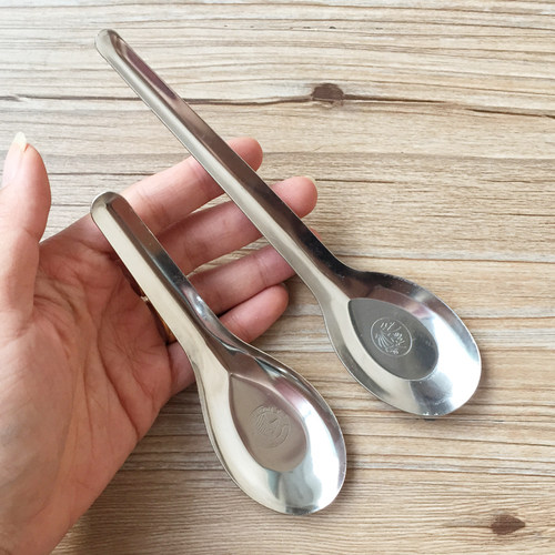 加厚不锈钢勺子长柄家用喝汤勺平底勺学生吃饭勺商用调羹汤匙餐具 - 图1