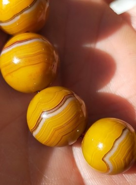 战国红精美闪丝手串，一线天同料黄砂润底，尊黄正色标本级、少见