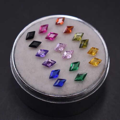 2X4mm3X6mm彩色菱形宝石 石榴红锆石尖底钻diy首饰镶嵌配CZ裸石 - 图3