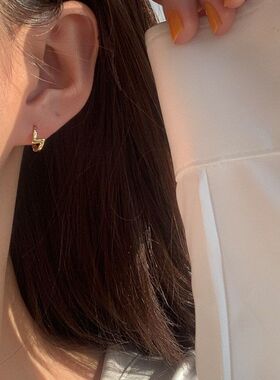 S925银简约个性闪电耳扣女气质短款小巧耳圈潮流设计感耳饰品