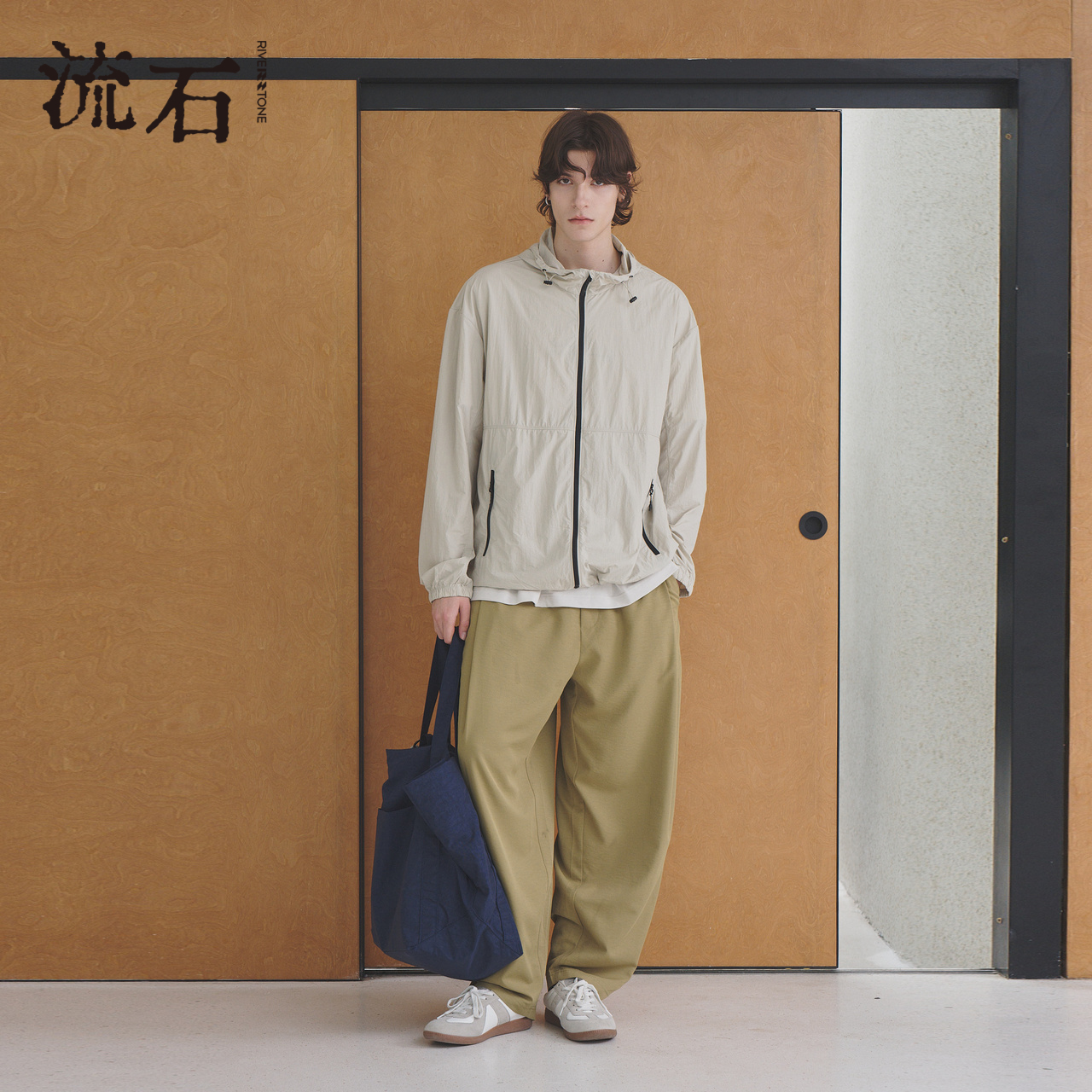 流石男装时尚连帽防晒衣2025年夏季新款男士经典通勤百搭防晒外套 - 图1