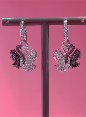 新款天鹅项链女抱抱鹅耳钉环吊坠配饰高级感仿水晶手链生肖蛇饰品