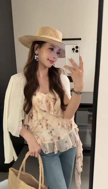 2026 Summer 2026 ເສື້ອແຟຣນ Retro Floral ໃໝ່ຂອງຜູ້ຍິງ ອອກແບບ Niche Chic Suspender + ເສື້ອກັນແດດ