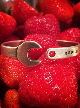 欧美风复古怀旧机械钛钢手环