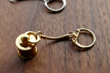 Японский металлический золотой брелок для ключей