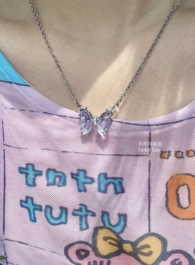 钛钢十字链女蝴蝶项链