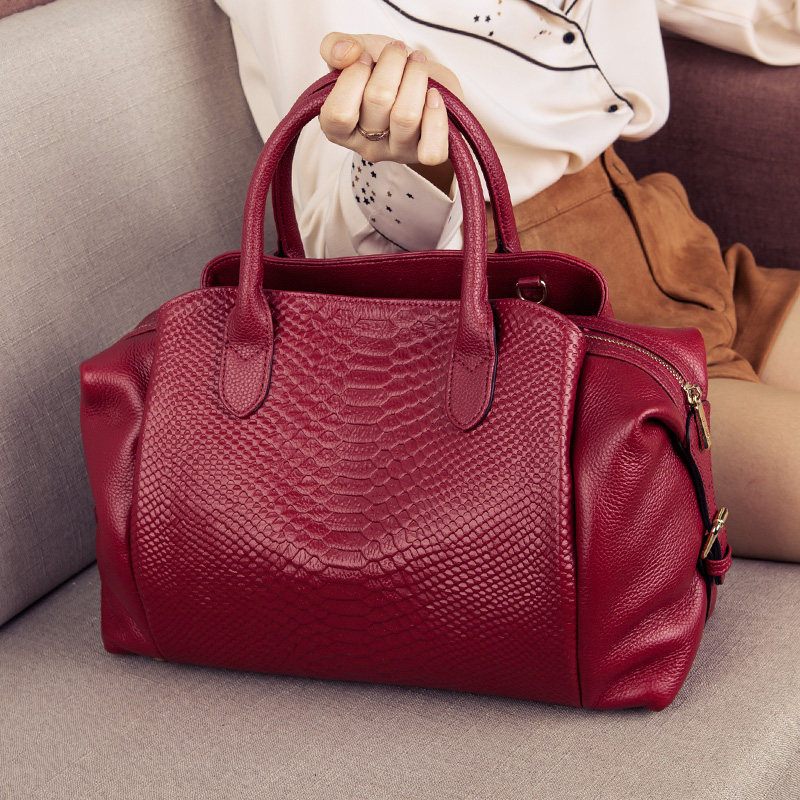 女2019新款真皮大容量时尚枕头包 枫行天下箱包女士包袋