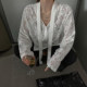 ເສື້ອຍືດຄໍ V-neck ສີດໍາສໍາລັບແມ່ຍິງວ່າງແລະຂີ້ຄ້ານ