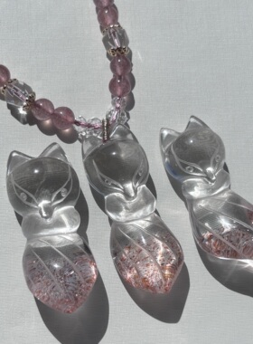 新款现货天然金草莓晶狐狸吊坠立体可爱长尾巴草莓晶萌狐狸吊坠