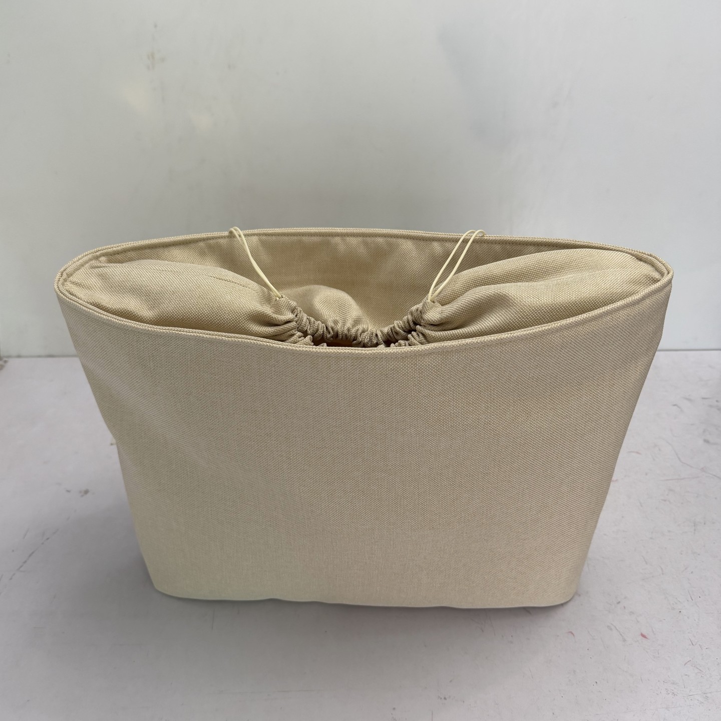 Yves Saint Laurent ICARE raffia anti-theft liner bag