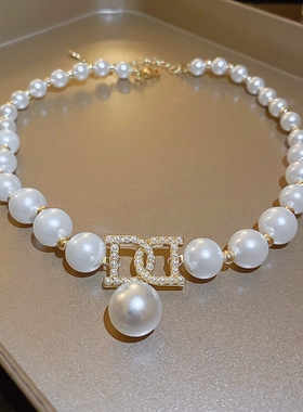 新款法式时尚新款珍珠字母项链时尚轻奢高级感气质锁骨链网红项饰