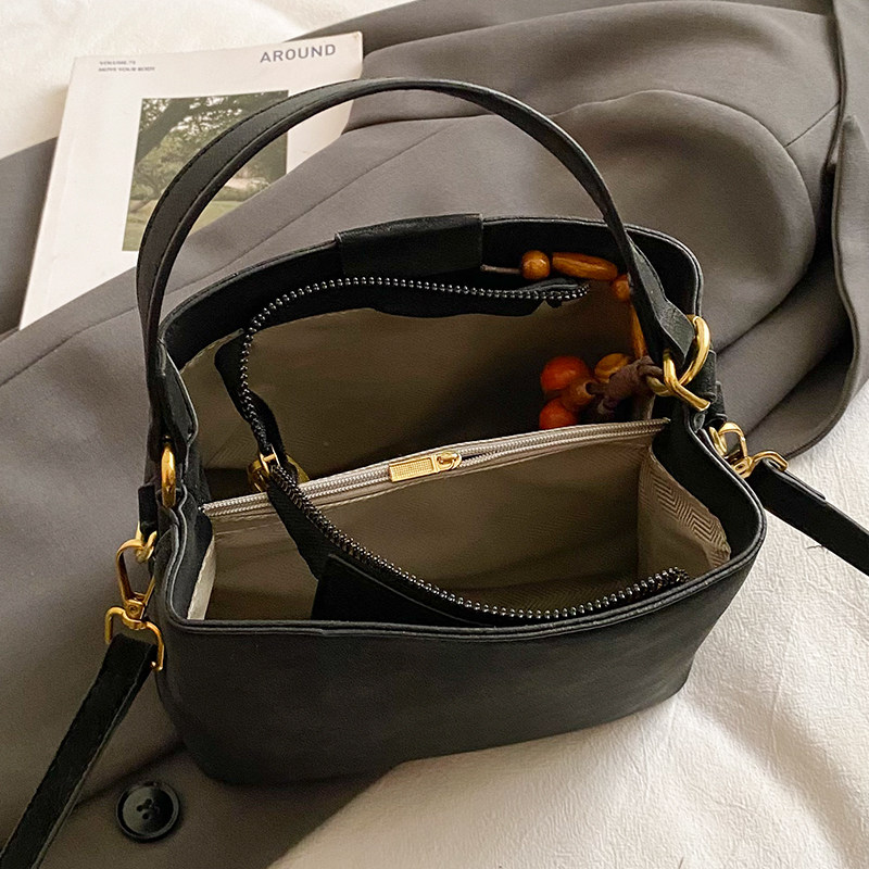 高级感爆款小包包女式2025秋冬新款潮时尚单肩手提包斜挎包水桶包,淘宝优惠券,粉丝福利购,淘宝优惠卷