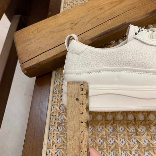 White shoes for women, ins popular soft-soled shoes that make feet smaller
