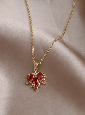 菲颜施锆石枫叶吊坠项链