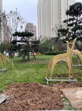 不锈钢几何抽象鹿雕塑 户外景观园林摆放铁艺发光动物梅花鹿定做