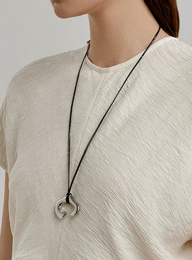 静奢松弛感极简黑皮绳长款项链