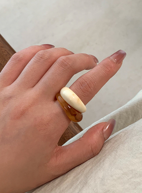 JILIFANG 摩登时髦不规则半透明树脂晕染琥珀色素圈叠戴戒指对戒