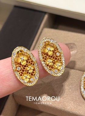 金色爆闪花窗吊坠项链轻奢高级感