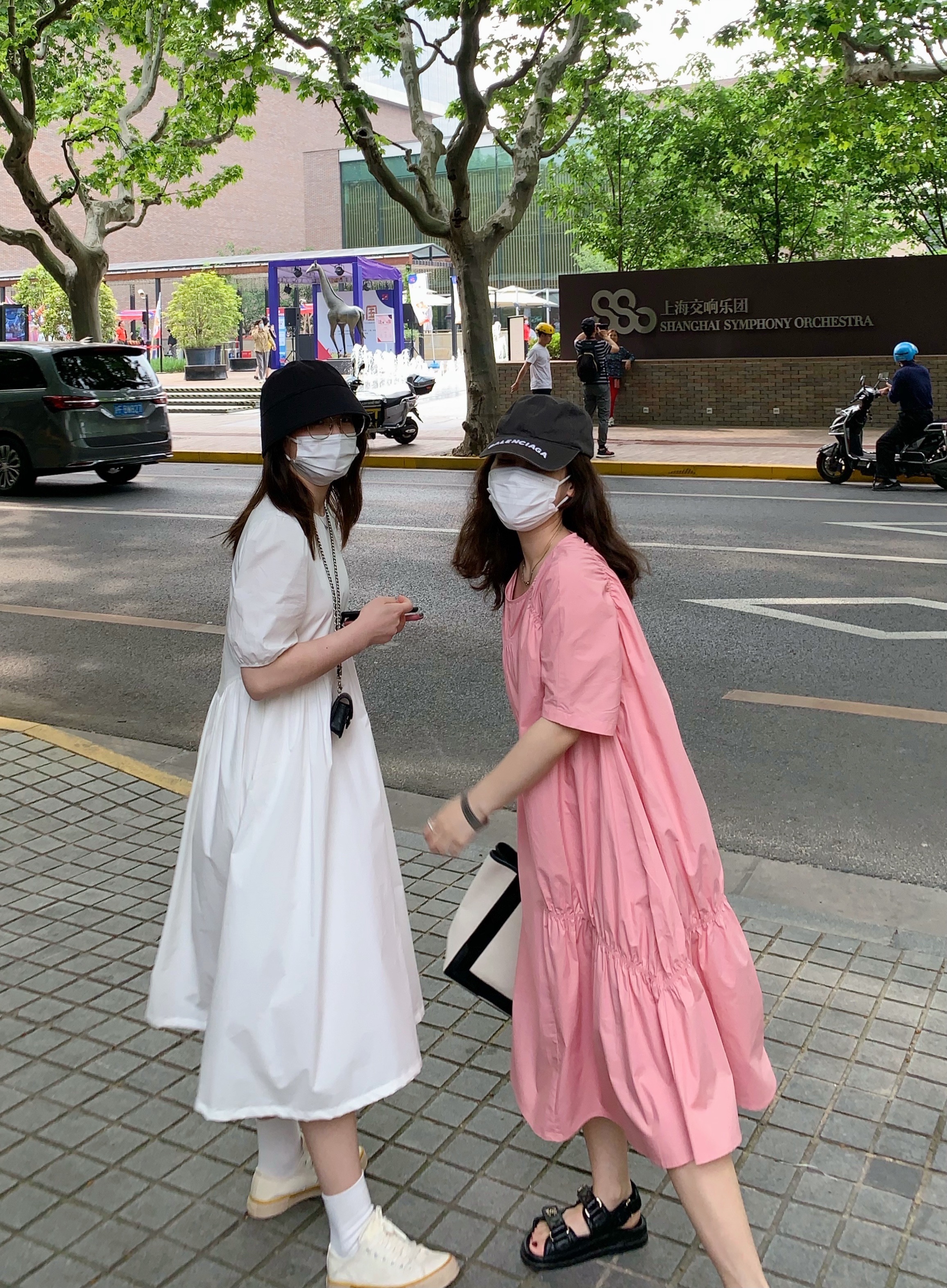 VEEE 打揽很特别 法式少女显瘦纸片人抽皱长款连衣裙夏季新品女 - 图2