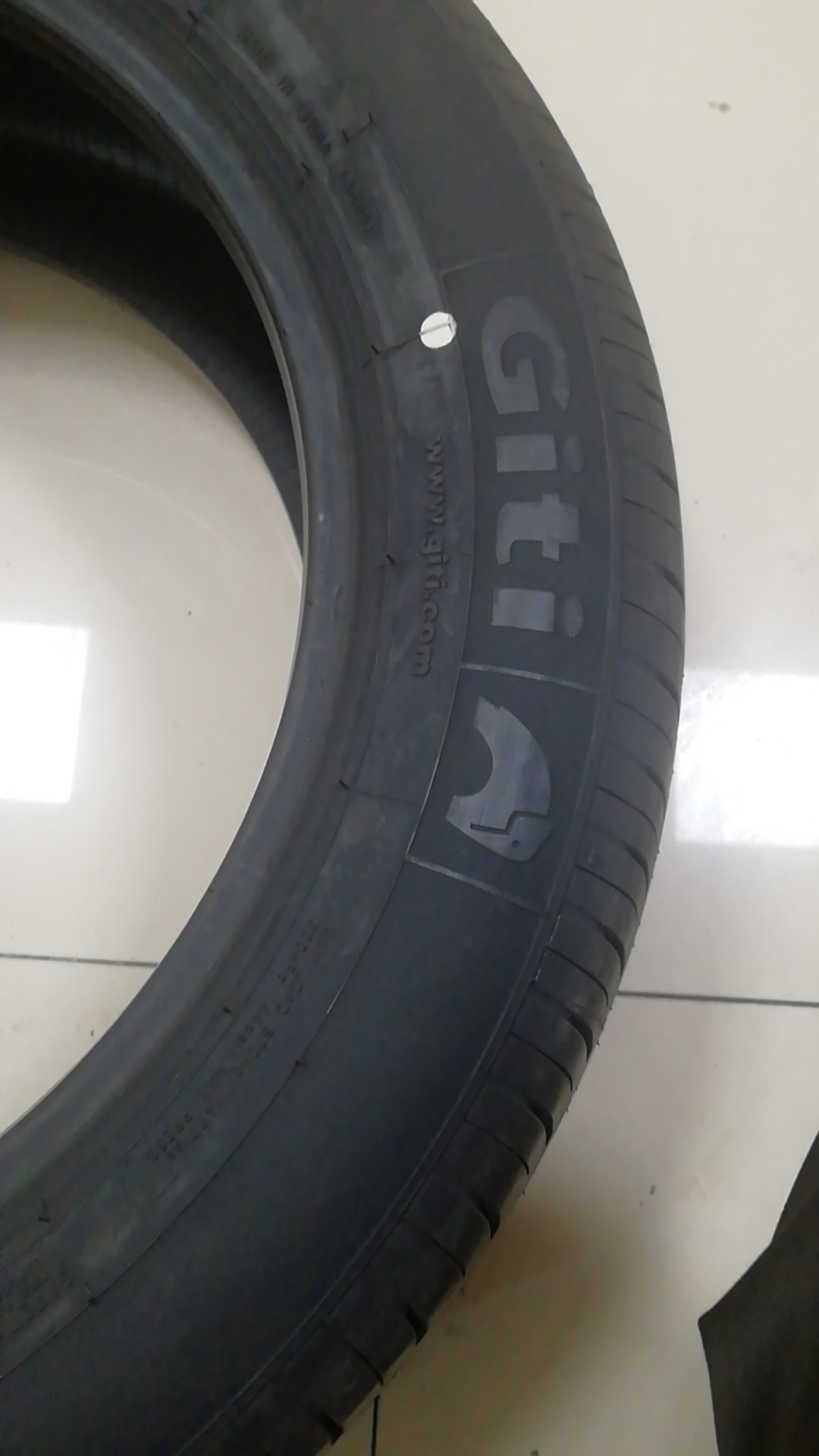 24年佳通轮胎215/55R17 98V 228V1  适用凯美瑞 天籁 皇冠 - 图3