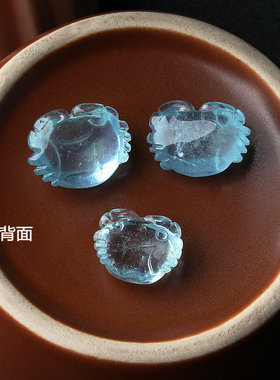天然海蓝宝小螃蟹吊坠蓝色海鲜一物一图款男女水晶挂件锁骨链特价