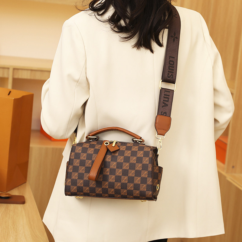 今年新款2022春潮印花质感波士顿包 古阑迪莉女士包袋