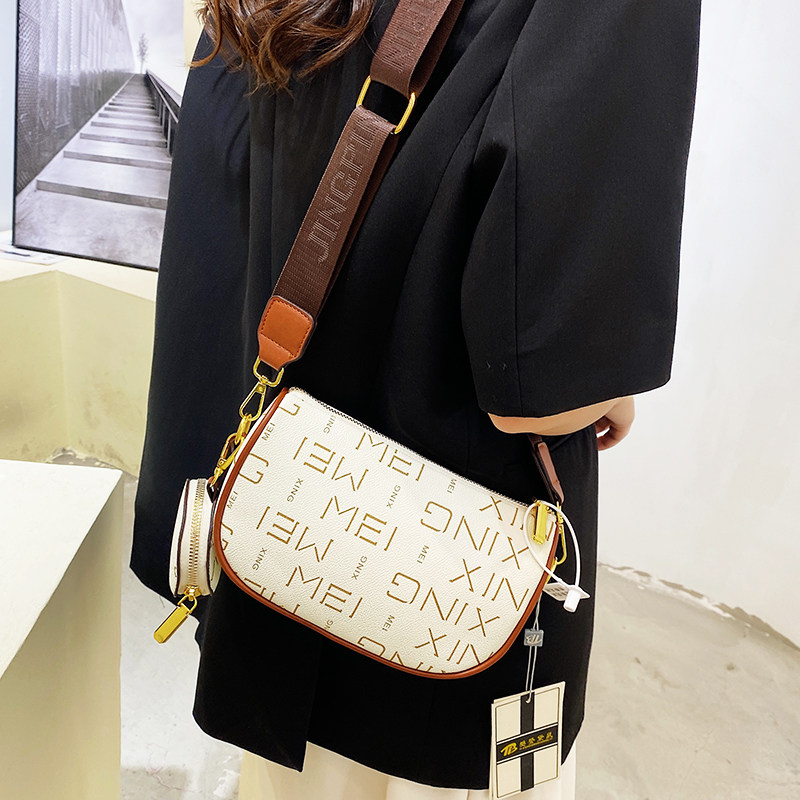 今年新款2022潮女士单肩软小包包 古阑迪莉女士包袋