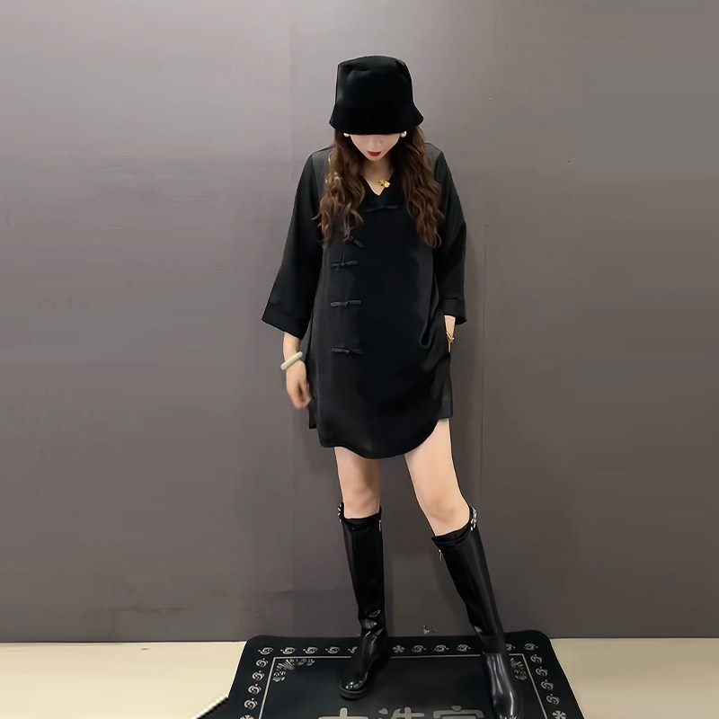 加大码女装V领盘扣复古风长袖大衫220斤大码女装休闲百搭黑色上衣,淘宝优惠券,粉丝福利购,淘宝优惠卷