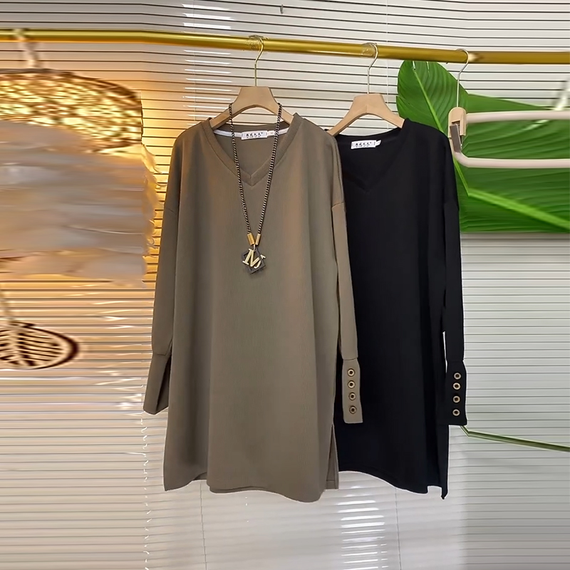 加肥大码女装休闲百搭宽松简约上衣胖妹妹韩版遮肚子V领长袖T恤衫 - 图1