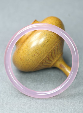 天然玛瑙高冰淡粉色细圆条手镯女