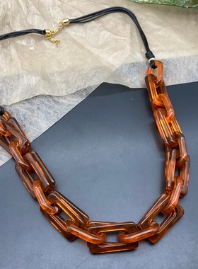 法式复古亚克力项链女棕色方形链条编织链极简长款毛衣链百搭配饰