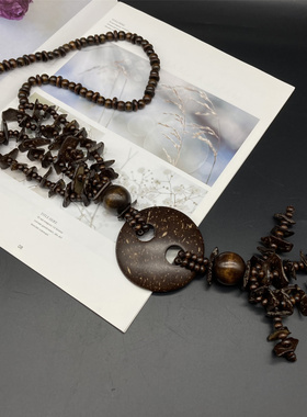 复古中长款咖啡色椰壳木珠毛衣链