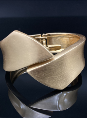 欧美个性夸张高级感金色拉丝轻奢开口宽手镯  金属风袖口bracelet