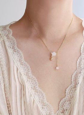 莉夏钛钢女铃兰吊坠项链