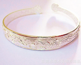 电镀银手镯厂家供