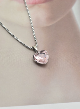 桃心吊坠项链短项链轻奢