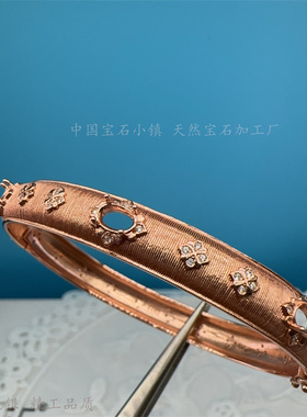 金色手镯轻奢小众精致高级感拉丝