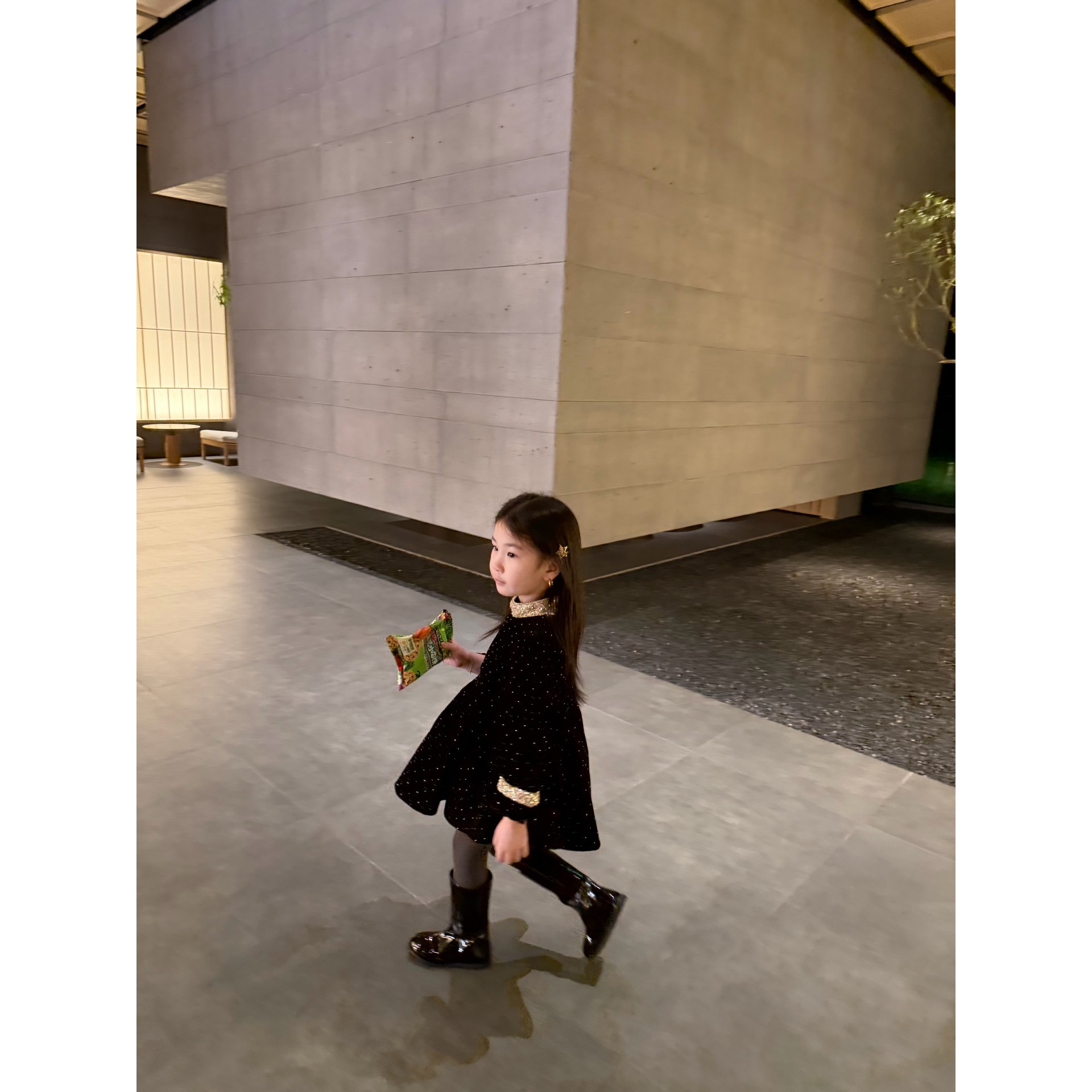 25秋冬满天星亮闪丝绒连衣裙女宝宝亮片公主裙蓬蓬裙生日礼服裙 - 图1