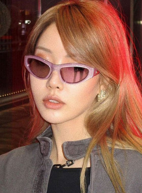 新款时髦辣妹猫眼墨镜女个性街拍