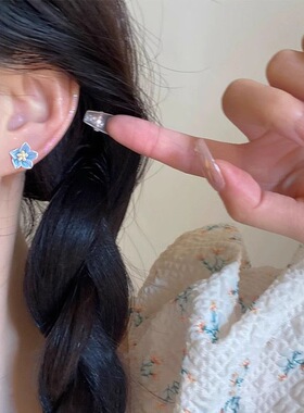 (蓝白两对装)山茶花耳钉女养耳洞生物瓷针可爱新款爆款防过敏耳饰