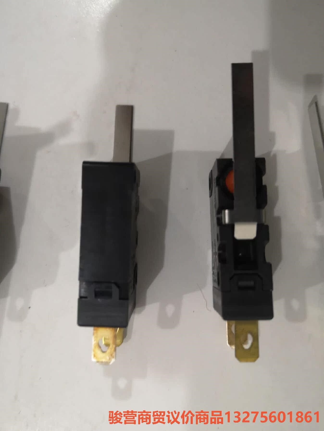 D2VM D2VM-5K1-2 限位开关行程开关-议价商品直拍不发货。 - 图1