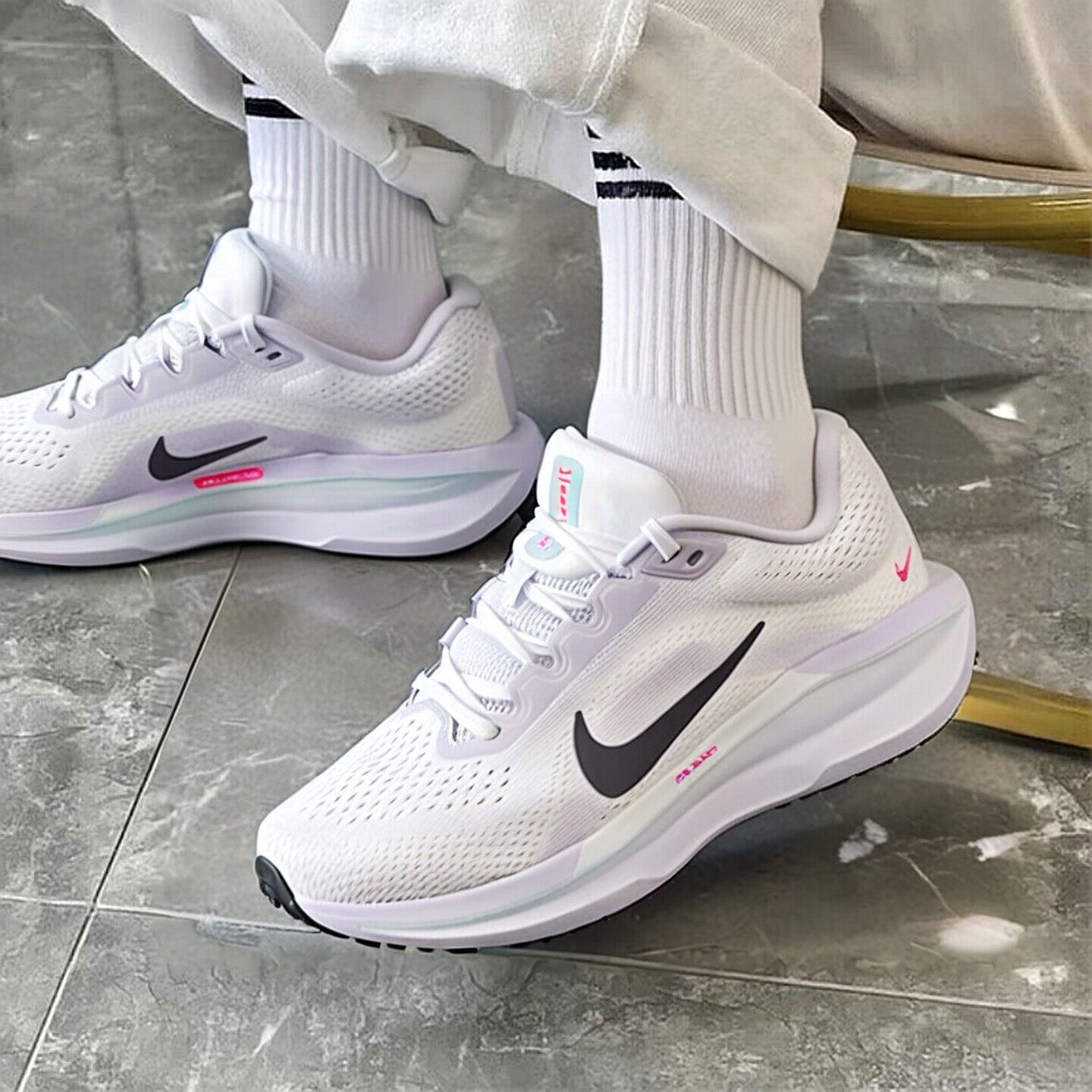 NIKE耐克跑步鞋女鞋26春季WINFLO 11运动鞋网面透气训练鞋IM6685 - 图1