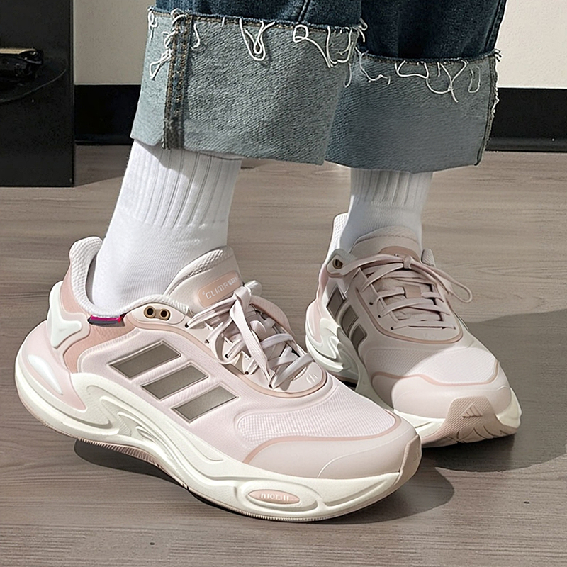 阿迪达斯官方女鞋2025秋冬季暖风厚底运动鞋轻便缓震跑步鞋JQ4092 - 图0