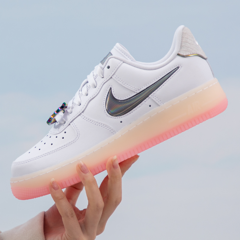 耐克Nike Air Force 1 AF1 龙年限定 女子空军一号低帮板鞋FZ5741 - 图1