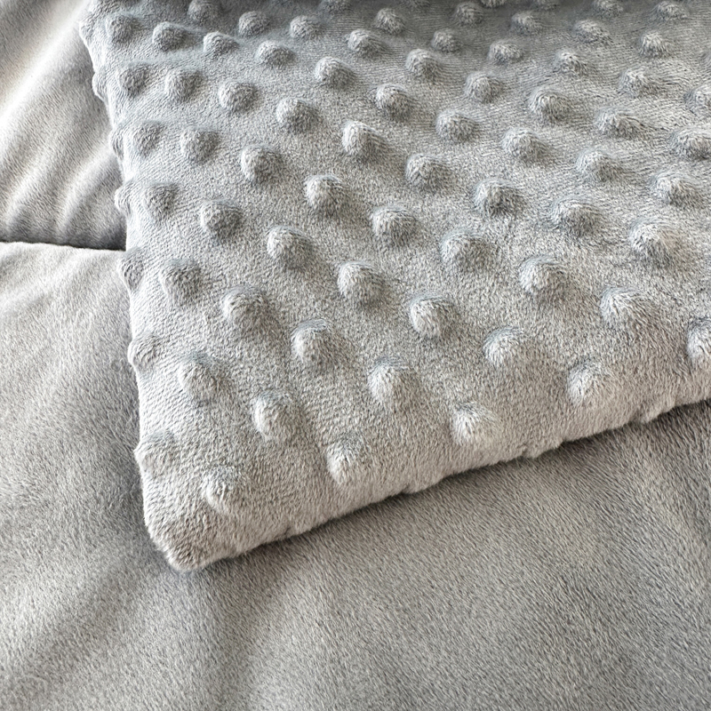 加厚折叠抱枕被子两用珊瑚绒空调毯子午睡办公室汽车载枕头二合一