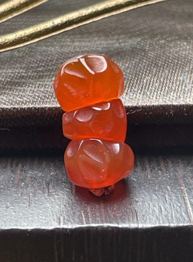 原矿川料樱桃红玛瑙无相大肠斜切配饰尺寸6mm左右文玩菩提配饰