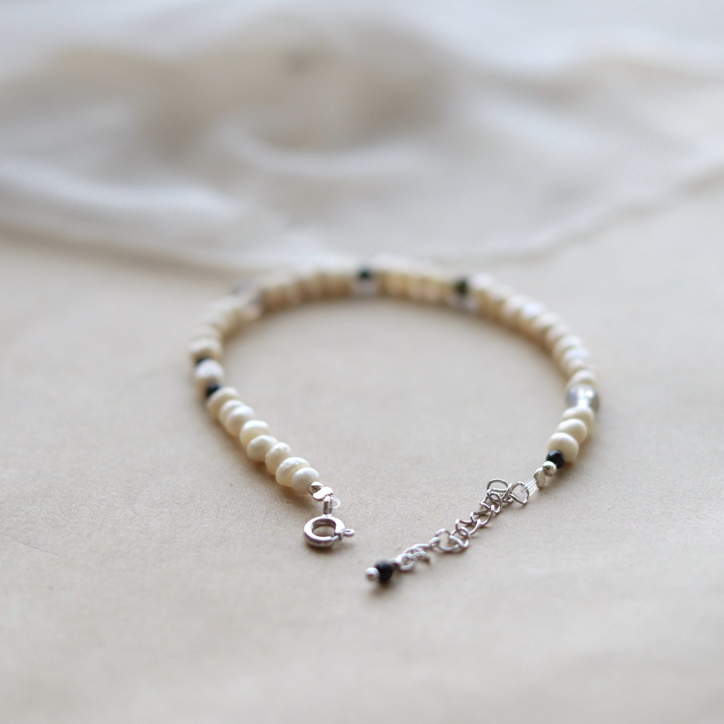 #孤品# 时光旧忆 - 复古哑光珍珠手链女小众原创设计清冷赫本,淘宝优惠券,粉丝福利购,淘宝优惠卷