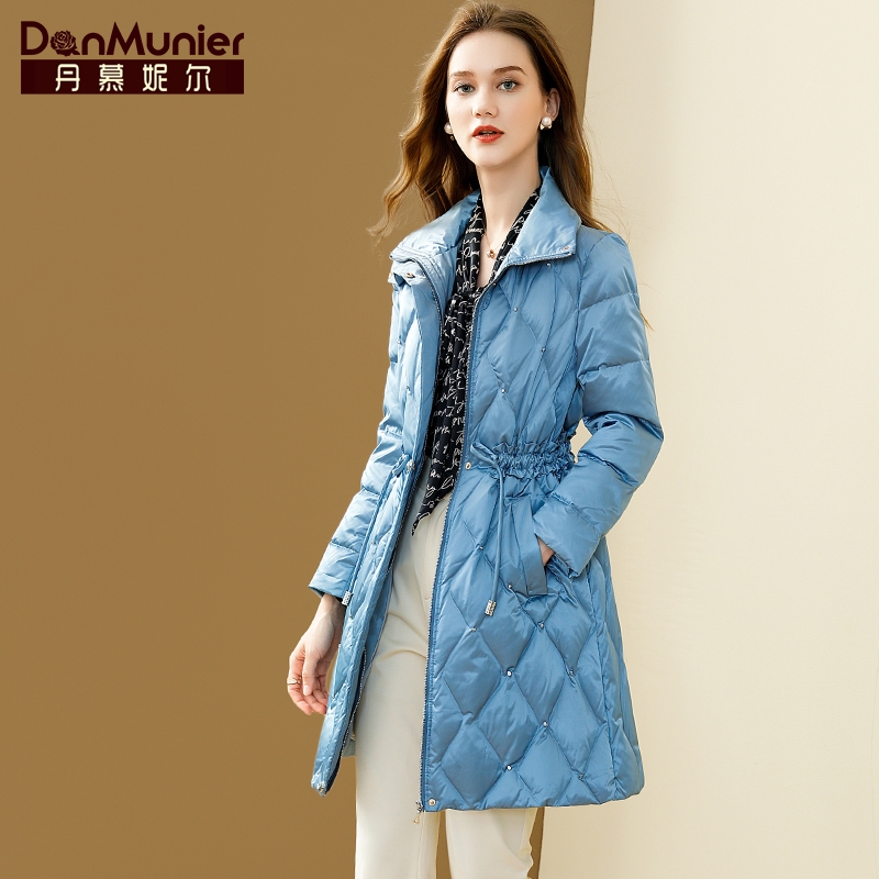 丹慕妮尔高端时尚短款羽绒服女冬新款钉珠收腰白鸭绒轻薄外套