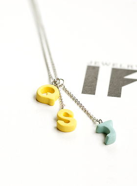 彩色英文字母项链ifu设计师品牌